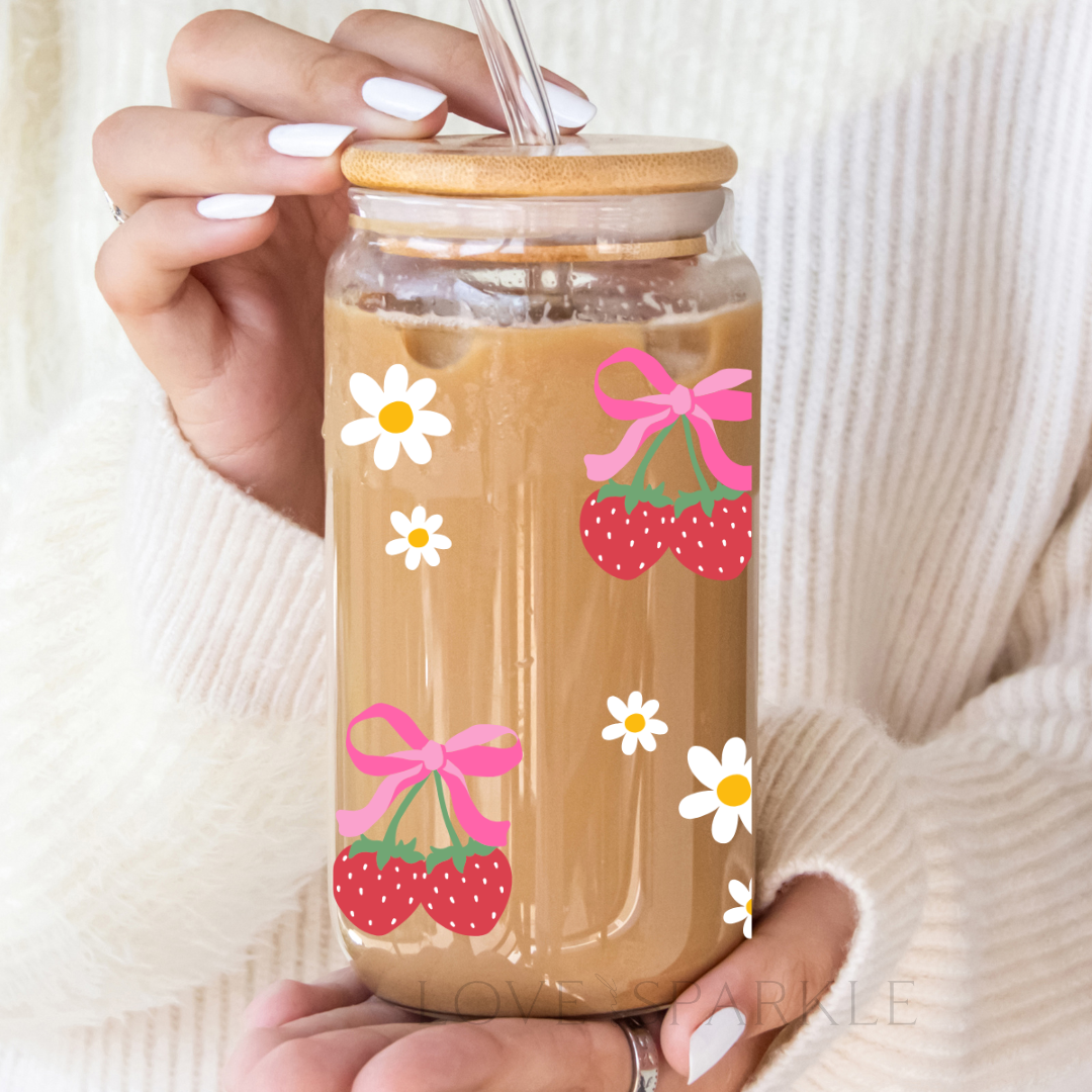 Coquette Strawberries and Daisies Cup